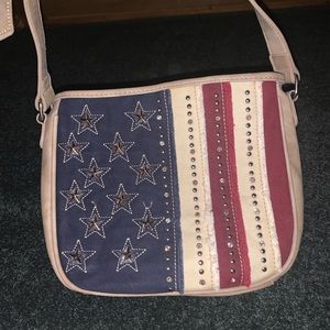 BRAND NEW PURSE ❤️🤍💙